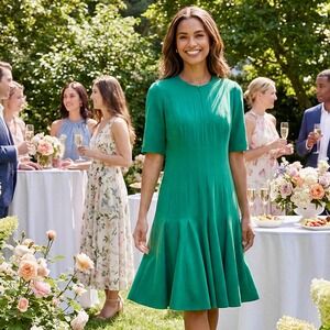 Akris Green Pleated Midi Dress Short Sleeve Sheath Jewel Neck Size 16 Wool Blend